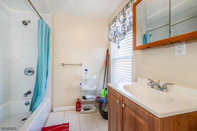 168 Clay St, Hackensack City, NJ 07601