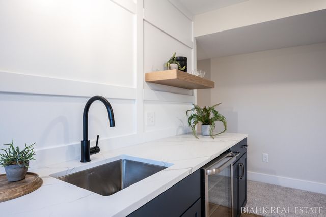 581 Sun Vale Lane, Grandville, MI 49418