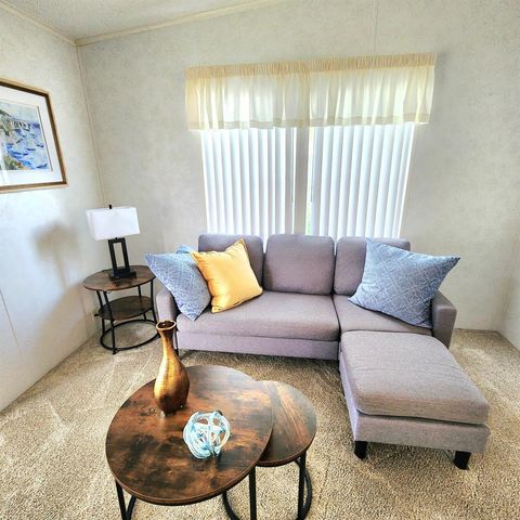 26 Orinco Road, Port St. Lucie, FL 34952