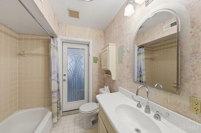 7220 Mar Del Drive, Madeira, OH 45243