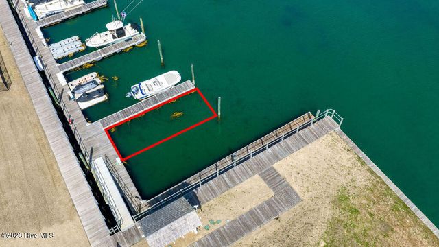 123 Seafaring Lane, Hampstead, NC 28443