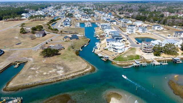 123 Seafaring Lane, Hampstead, NC 28443