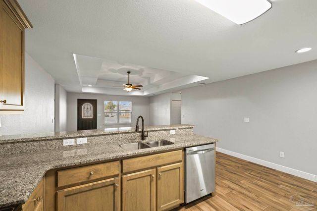 1922 Bright Water Dr, Gulf Breeze, FL 32563