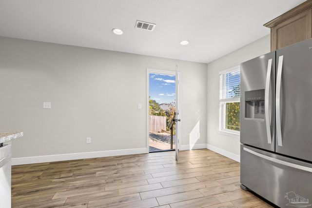 1922 Bright Water Dr, Gulf Breeze, FL 32563