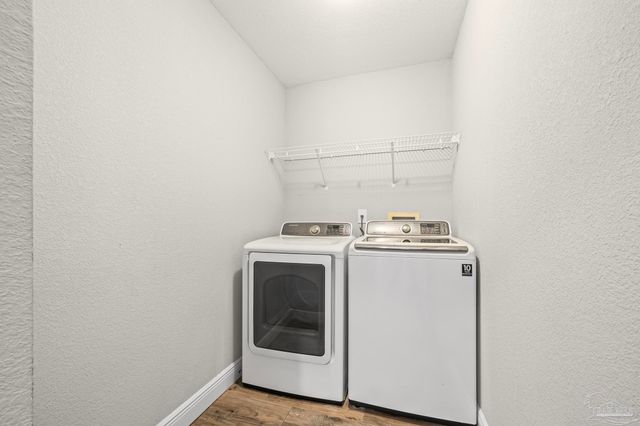 1922 Bright Water Dr, Gulf Breeze, FL 32563