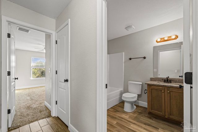 1922 Bright Water Dr, Gulf Breeze, FL 32563