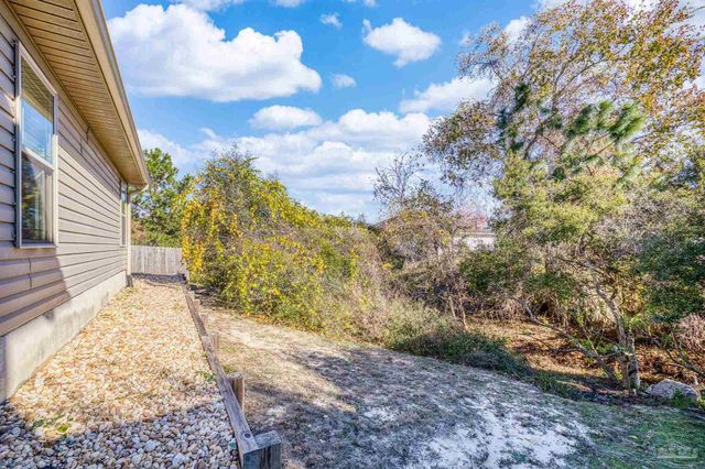 1922 Bright Water Dr, Gulf Breeze, FL 32563