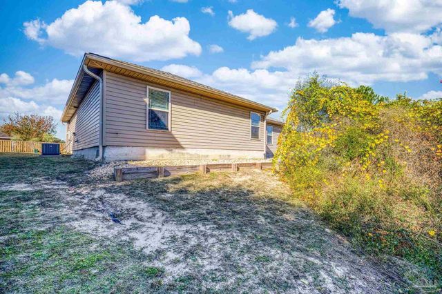 1922 Bright Water Dr, Gulf Breeze, FL 32563