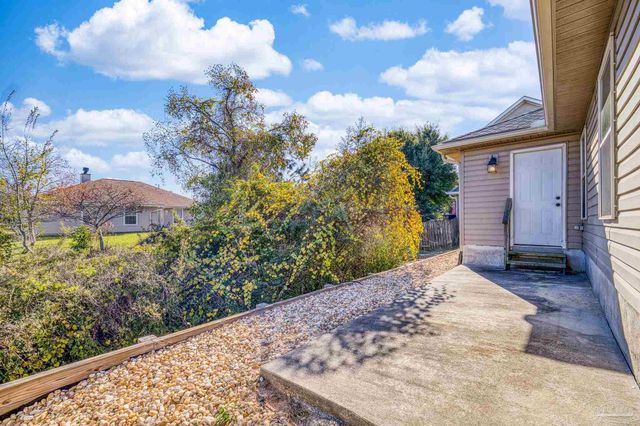 1922 Bright Water Dr, Gulf Breeze, FL 32563