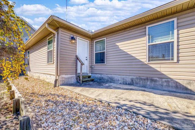 1922 Bright Water Dr, Gulf Breeze, FL 32563