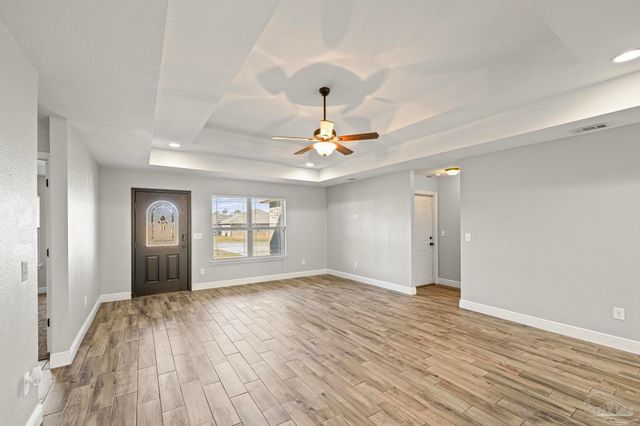 1922 Bright Water Dr, Gulf Breeze, FL 32563