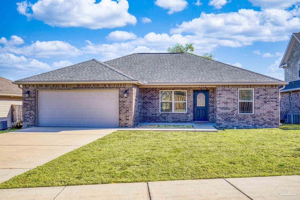 1922 Bright Water Dr, Gulf Breeze, FL 32563