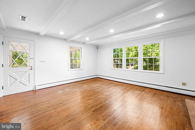 900 ADANA RD, Baltimore, MD 21208
