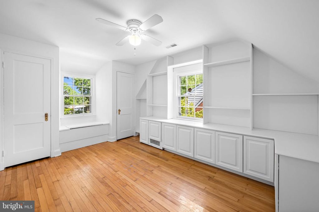 900 ADANA RD, Baltimore, MD 21208