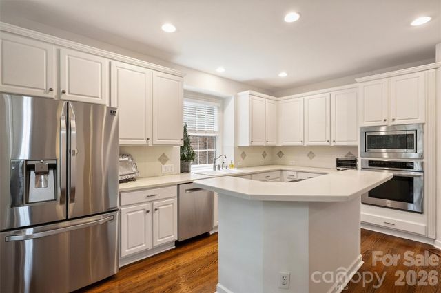 7410 Roseland Avenue, Charlotte, NC 28277