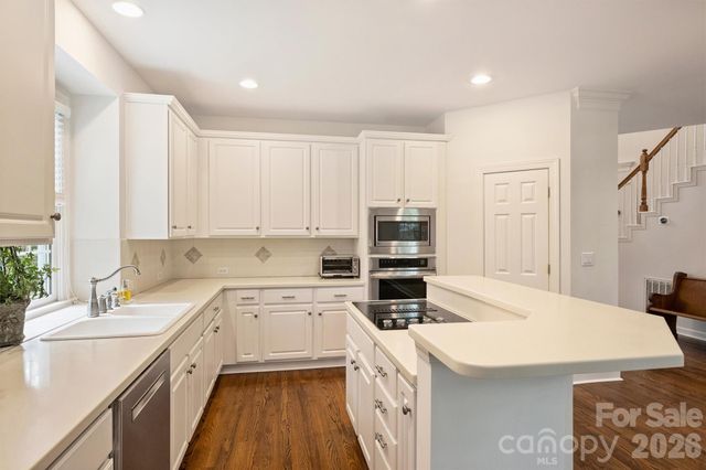 7410 Roseland Avenue, Charlotte, NC 28277