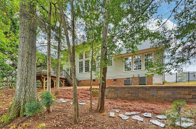 7410 Roseland Avenue, Charlotte, NC 28277