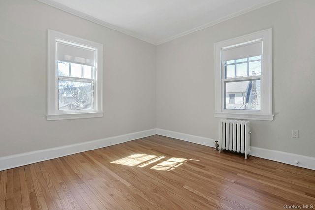 10 Robins Road, New Rochelle, NY 10801