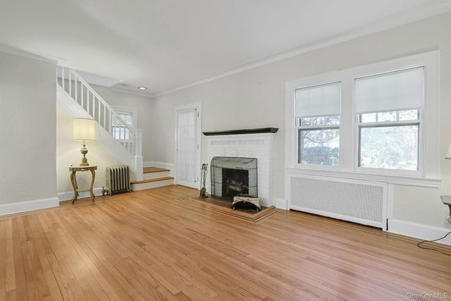 10 Robins Road, New Rochelle, NY 10801