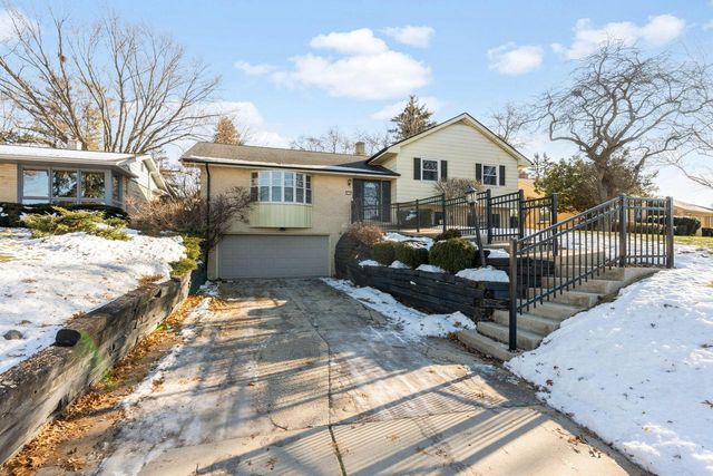 4132 Menomonee River PARKWAY, Wauwatosa, WI 53222