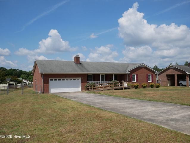 2626 Turnage Drive, Kinston, NC 28501