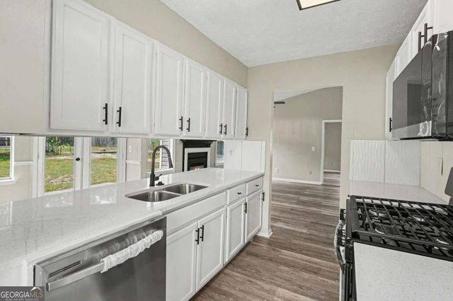 2620 Rolling Hills Way SE, Conyers, GA 30094
