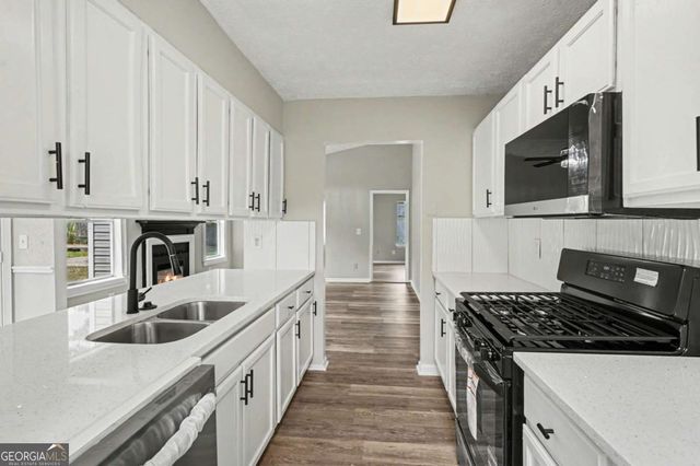 2620 Rolling Hills Way SE, Conyers, GA 30094