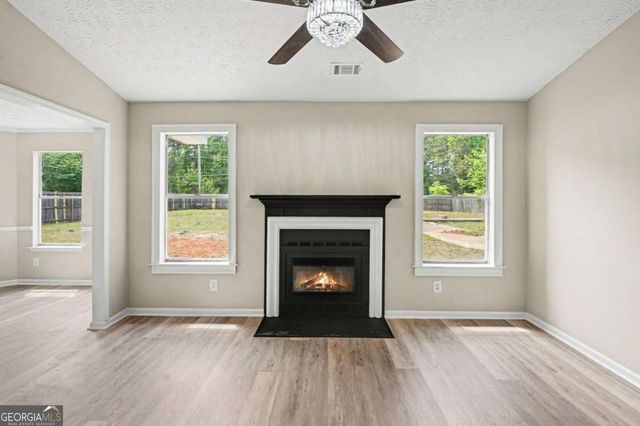 2620 Rolling Hills Way SE, Conyers, GA 30094