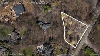 4650 Lahser Road, Bloomfield Hills, MI 48302