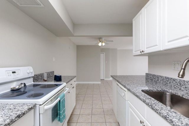 10355 PARADISE BOULEVARD 103, Treasure Island, FL 33706