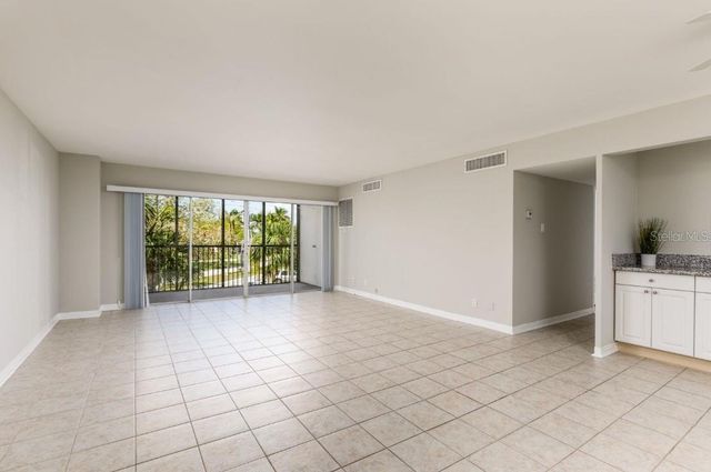 10355 PARADISE BOULEVARD 103, Treasure Island, FL 33706