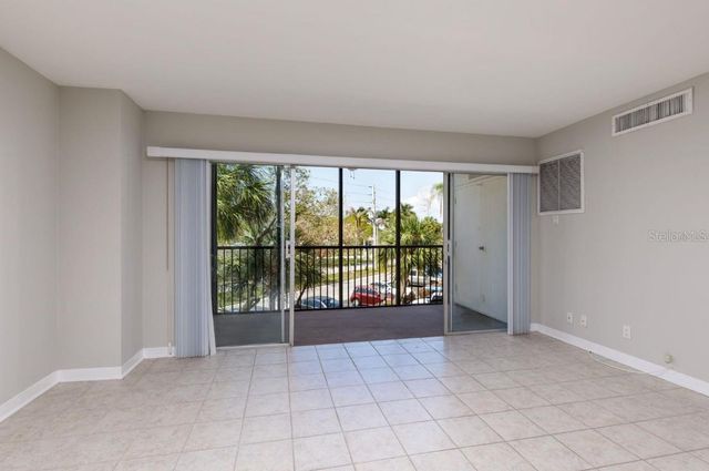 10355 PARADISE BOULEVARD 103, Treasure Island, FL 33706