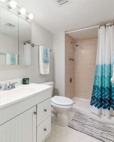 10355 PARADISE BOULEVARD 103, Treasure Island, FL 33706