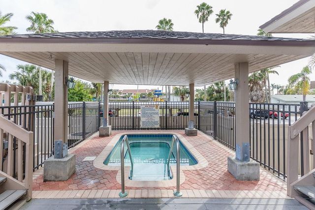 10355 PARADISE BOULEVARD 103, Treasure Island, FL 33706
