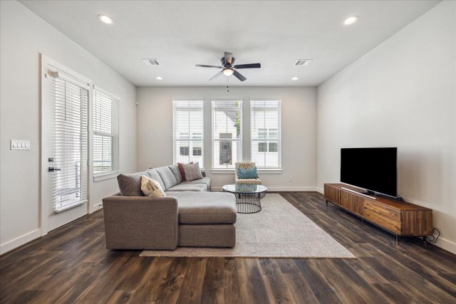 5723 White Magnolia Street, Houston, TX 77091