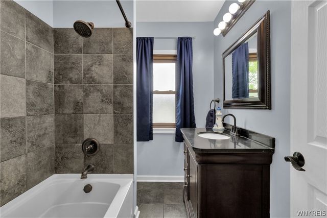 2525 Niagara Road, Wheatfield, NY 14304