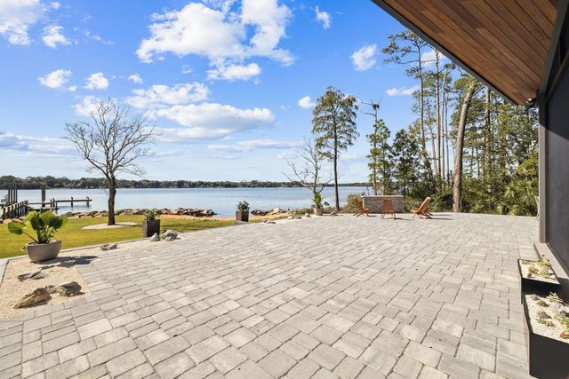 1435 Bayshore Drive, Niceville, FL 32578