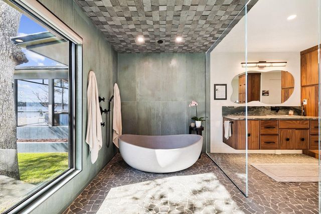 1435 Bayshore Drive, Niceville, FL 32578