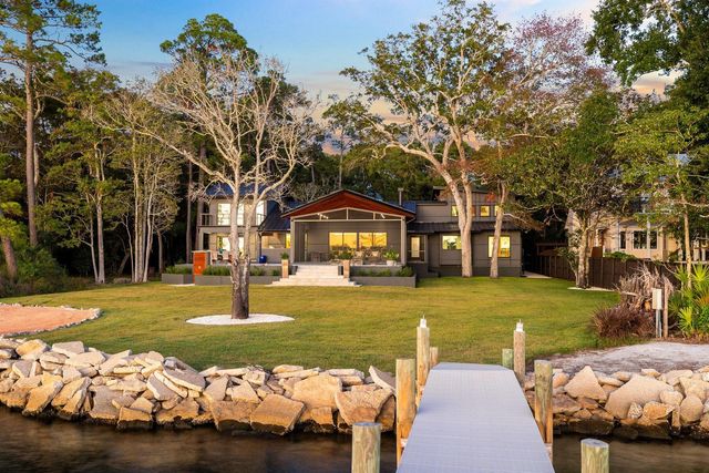 1435 Bayshore Drive, Niceville, FL 32578