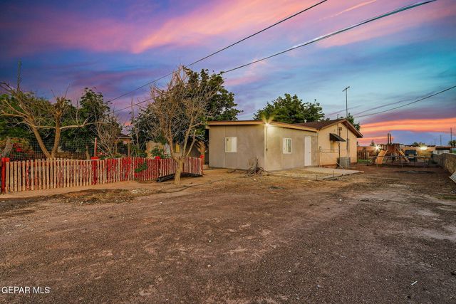 171 HOLGUIN Avenue, Vinton, TX 79821