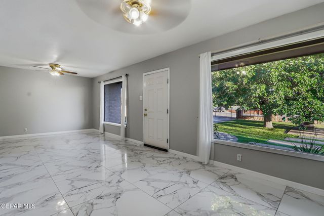171 HOLGUIN Avenue, Vinton, TX 79821