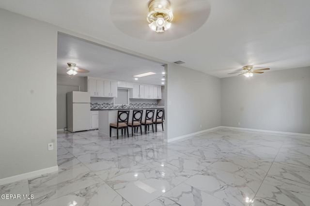 171 HOLGUIN Avenue, Vinton, TX 79821