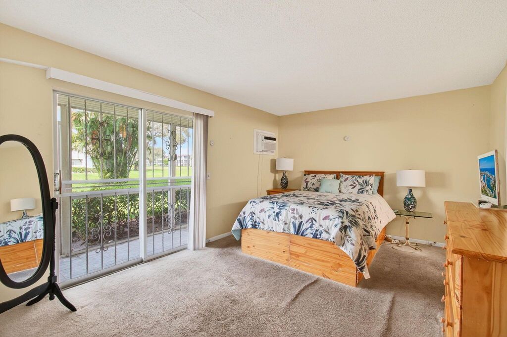 Image 27 of property listing at 384 Fanshaw J, Boca Raton, FL 33434