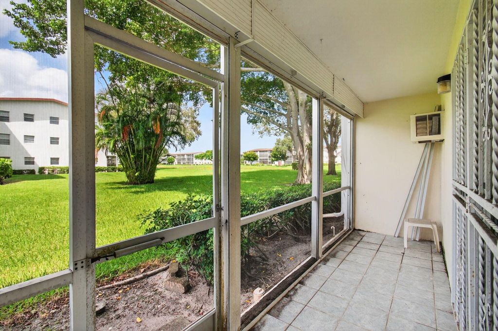 Image 36 of property listing at 384 Fanshaw J, Boca Raton, FL 33434