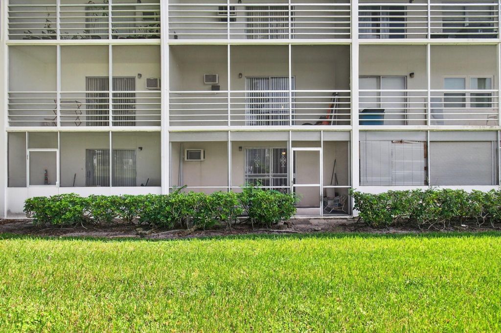 Image 41 of property listing at 384 Fanshaw J, Boca Raton, FL 33434