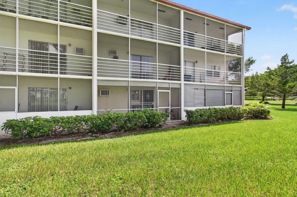 Image 42 of property listing at 384 Fanshaw J, Boca Raton, FL 33434