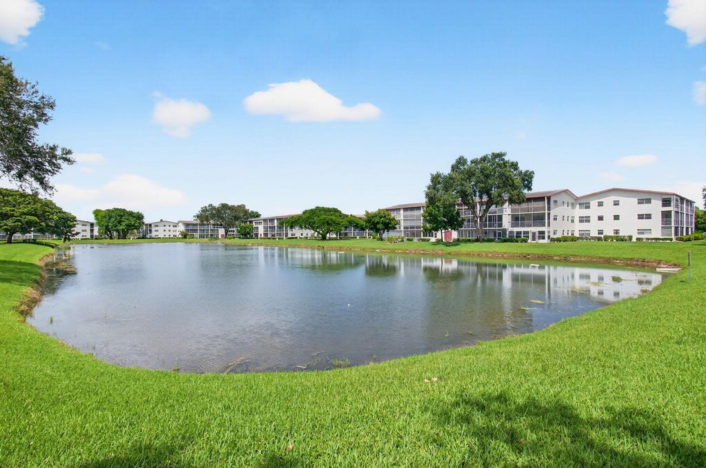 Image 45 of property listing at 384 Fanshaw J, Boca Raton, FL 33434