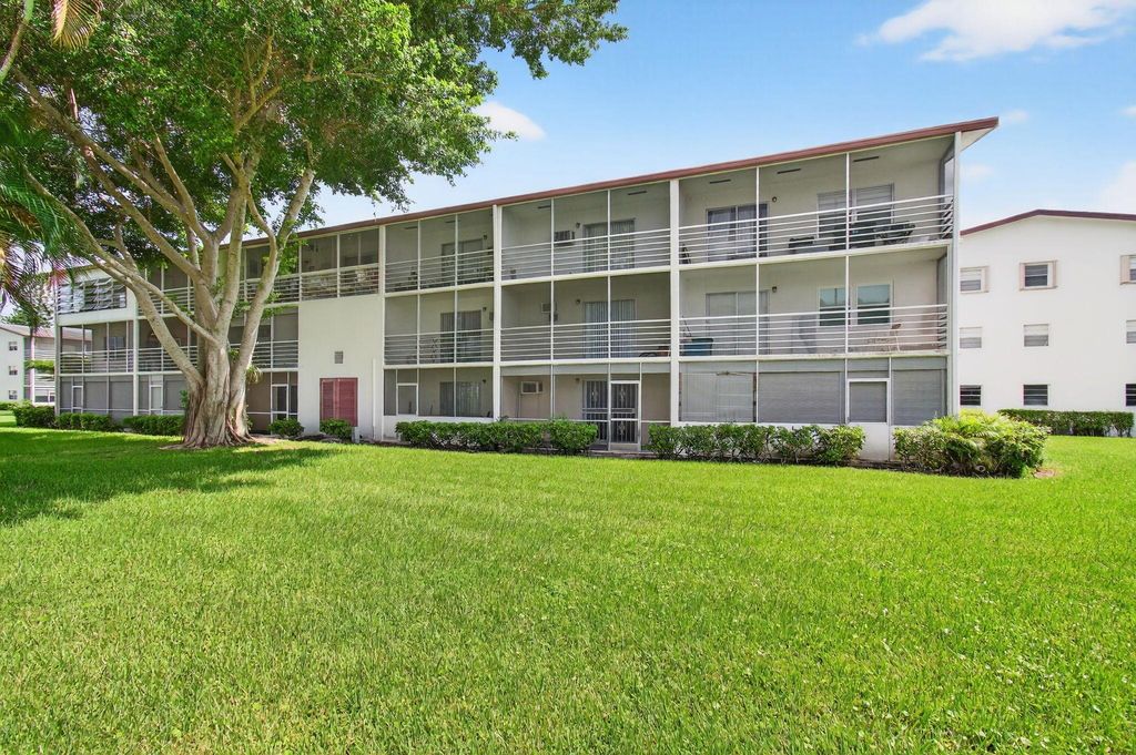 Image 47 of property listing at 384 Fanshaw J, Boca Raton, FL 33434