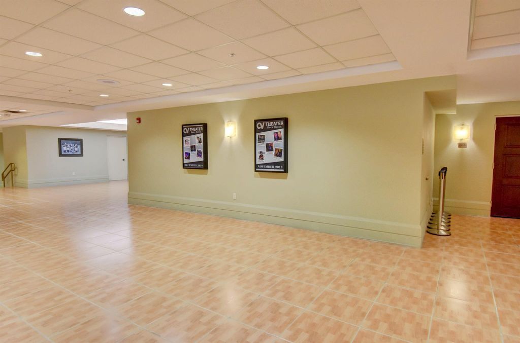 Image 63 of property listing at 384 Fanshaw J, Boca Raton, FL 33434