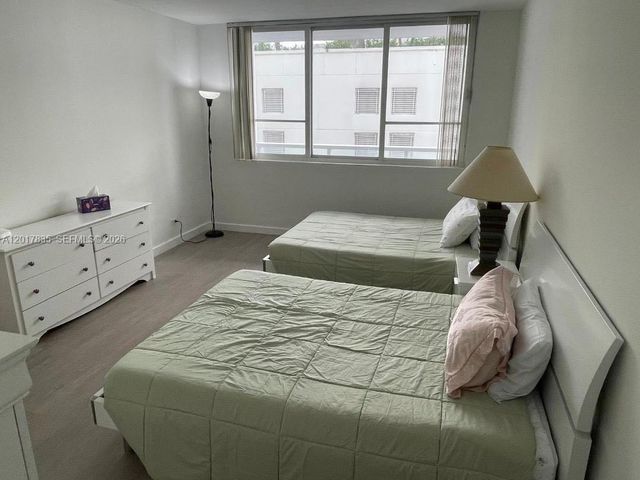 5005 Collins Ave 424, Miami Beach, FL 33140